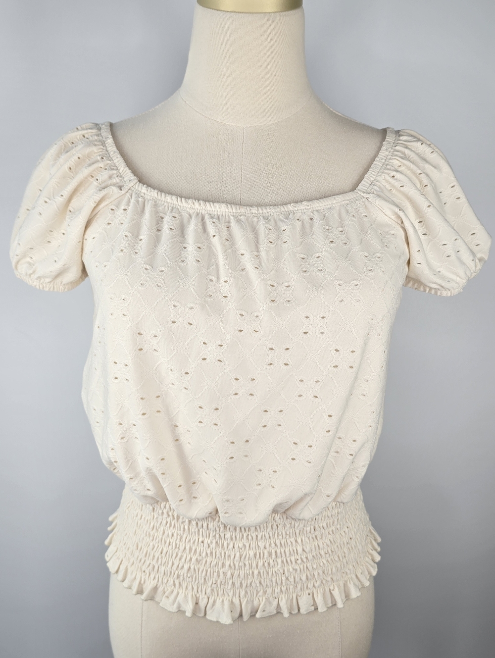 No Comment NY LA Eyelet Puff Sleeve Smocked Waist Crop Top Cream Juniors Size M